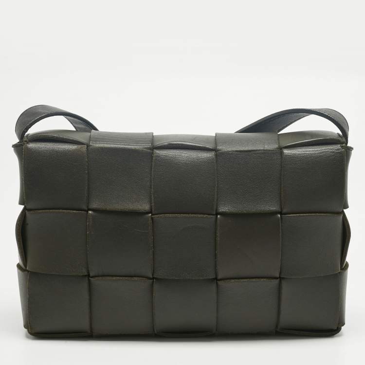مملوكة مسبقًا Bottega Veneta Dark Green Intrecciato Leather Cassette Shoulder Bag