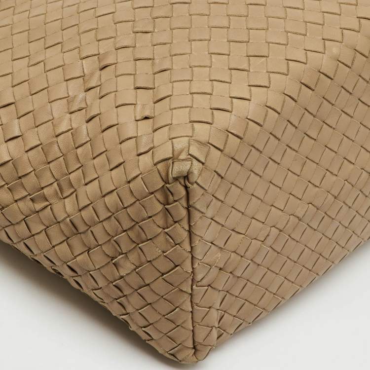 Pre Owned Bottega Veneta Beige Intrecciato Leather Medium Cesta Tote