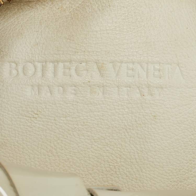 Pre Owned Bottega Veneta White Intrecciato Patent Leather Mini Jodie Hobo