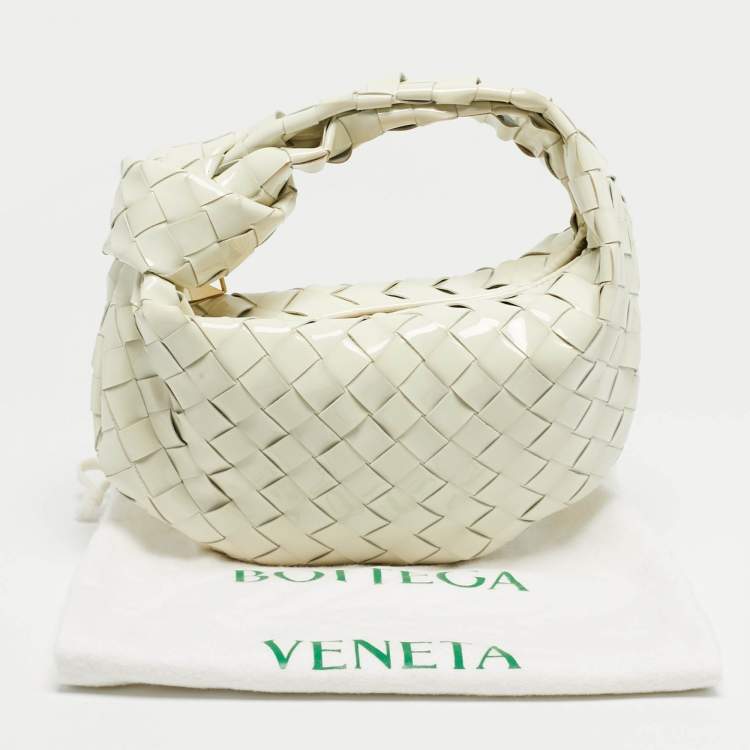Pre Owned Bottega Veneta White Intrecciato Patent Leather Mini Jodie Hobo