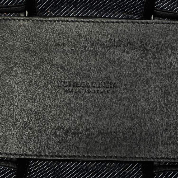 مملوكة مسبقًا حقيبة يد بوتيغا فينيتا أركو توييد إنتريتشو أسود/أزرق كحلي صغيرة