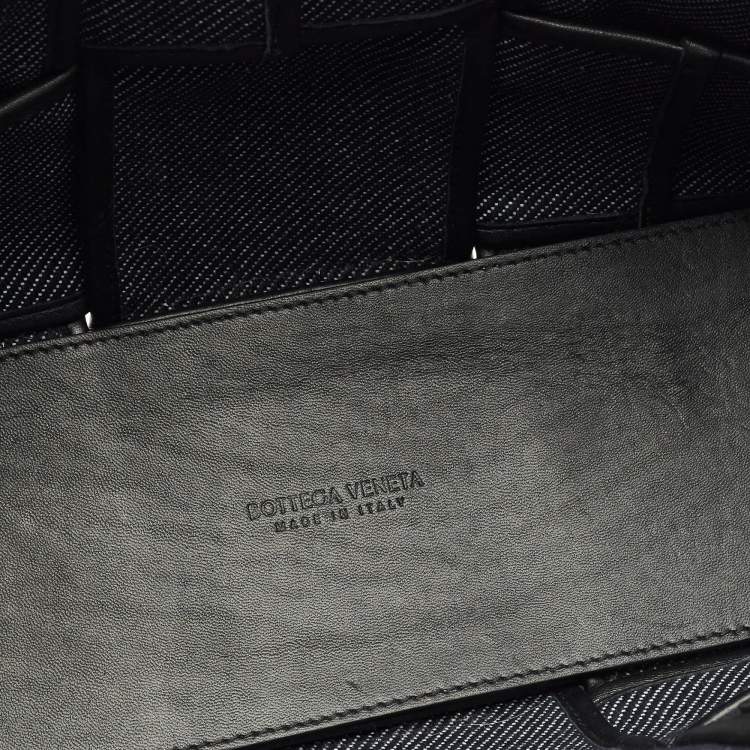 مملوكة مسبقًا حقيبة يد بوتيغا فينيتا أركو توييد إنتريتشو أسود/أزرق كحلي صغيرة