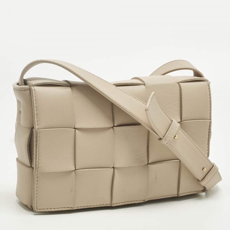 Pre Owned Bottega Veneta Beige Intrecciato Leather Cassette Shoulder Bag