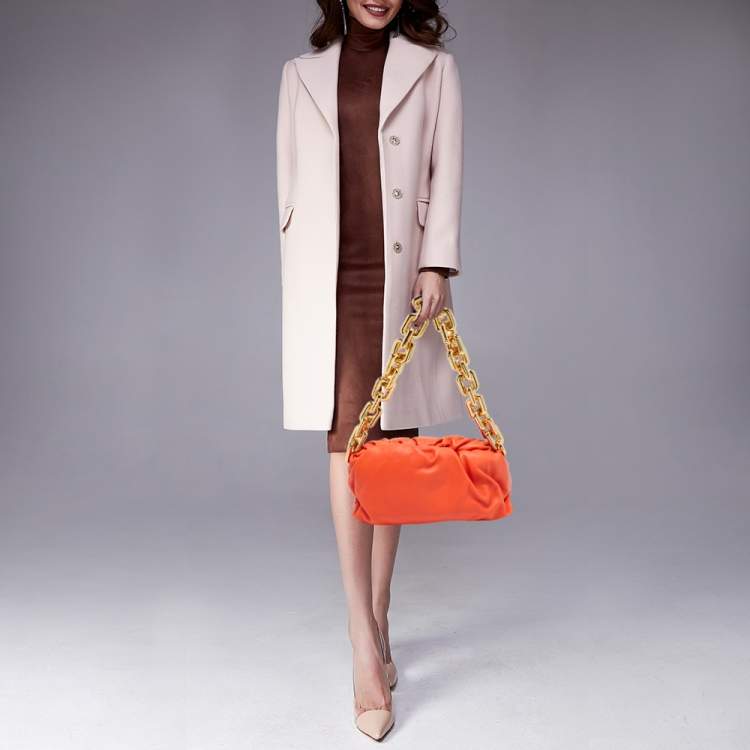 مملوكة مسبقًا حقيبة بوتيغا فينيتا جلد برتقالي تشين باوتش