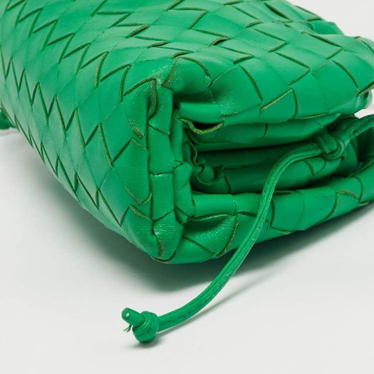 Pre Owned Bottega Veneta Green Intrecciato Leather Mini The Pouch Bag