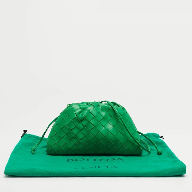 Pre Owned Bottega Veneta Green Intrecciato Leather Mini The Pouch Bag