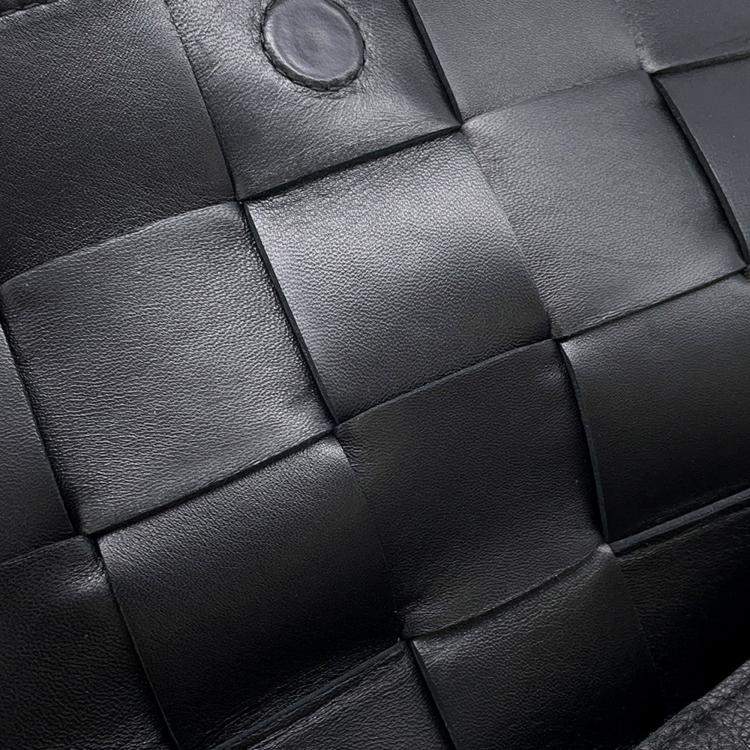 Pre Owned Bottega Veneta Cassette Shoulder Black Leather Size Mini