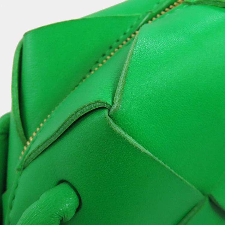 مملوكة مسبقًا Bottega Veneta Mini Cassette Camera Bag Shoulder In Calfskin