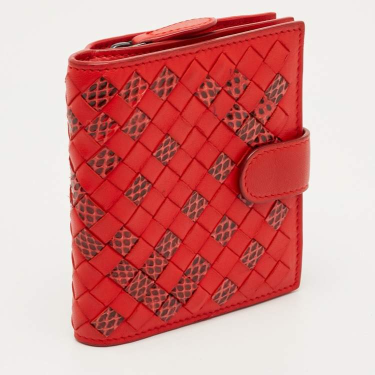 مملوكة مسبقًا Bottega Veneta Red Intrecciato Leather and Snakeskin Leather Compact Wallet