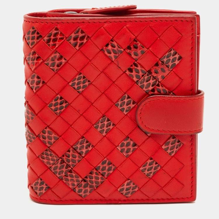 مملوكة مسبقًا Bottega Veneta Red Intrecciato Leather and Snakeskin Leather Compact Wallet