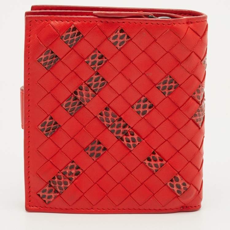 مملوكة مسبقًا Bottega Veneta Red Intrecciato Leather and Snakeskin Leather Compact Wallet