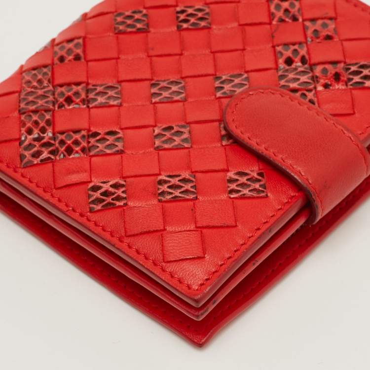 مملوكة مسبقًا Bottega Veneta Red Intrecciato Leather and Snakeskin Leather Compact Wallet