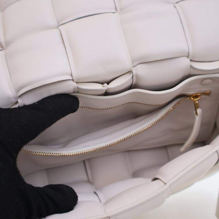 Pre Owned Bottega Veneta White Lambskin Padded Cassette