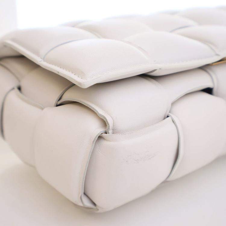 Pre Owned Bottega Veneta White Lambskin Padded Cassette