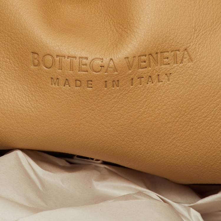 Pre Owned Bottega Veneta The Pouch Beige Kraft Paper Carta Clutch