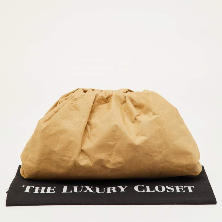 Pre Owned Bottega Veneta The Pouch Beige Kraft Paper Carta Clutch