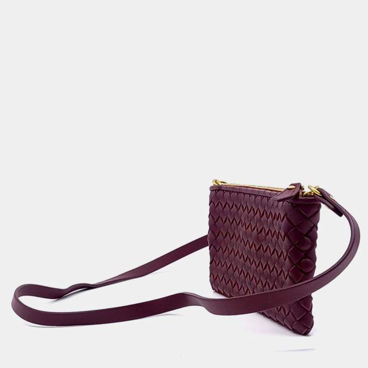مملوكة مسبقًا Bottega Veneta Burgundy Leather Mesh Pouch Bag
