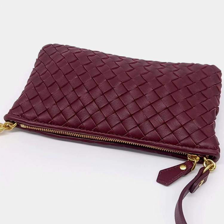 مملوكة مسبقًا Bottega Veneta Burgundy Leather Mesh Pouch Bag