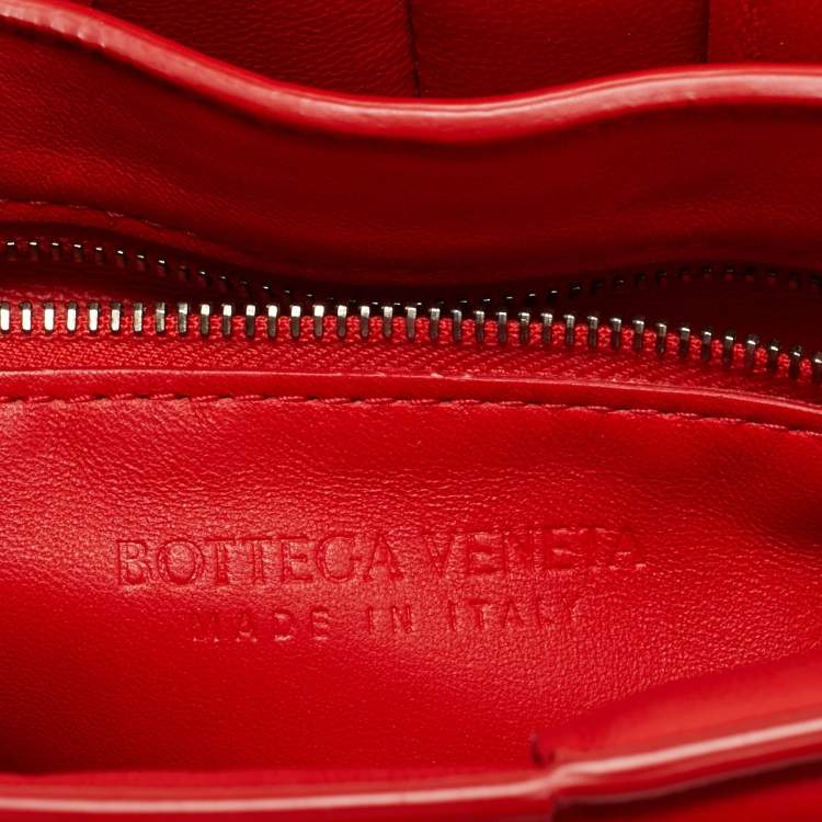 مملوكة مسبقًا حقيبة بوتيغا فينيتا كاسيت سلسلة جلد مبطن يد علوية حمراء