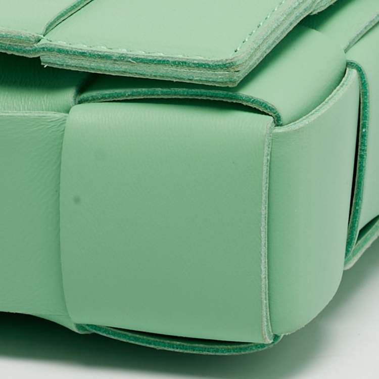 Pre Owned Bottega Veneta Cassette Small Light Green Leather Shoulder Bag