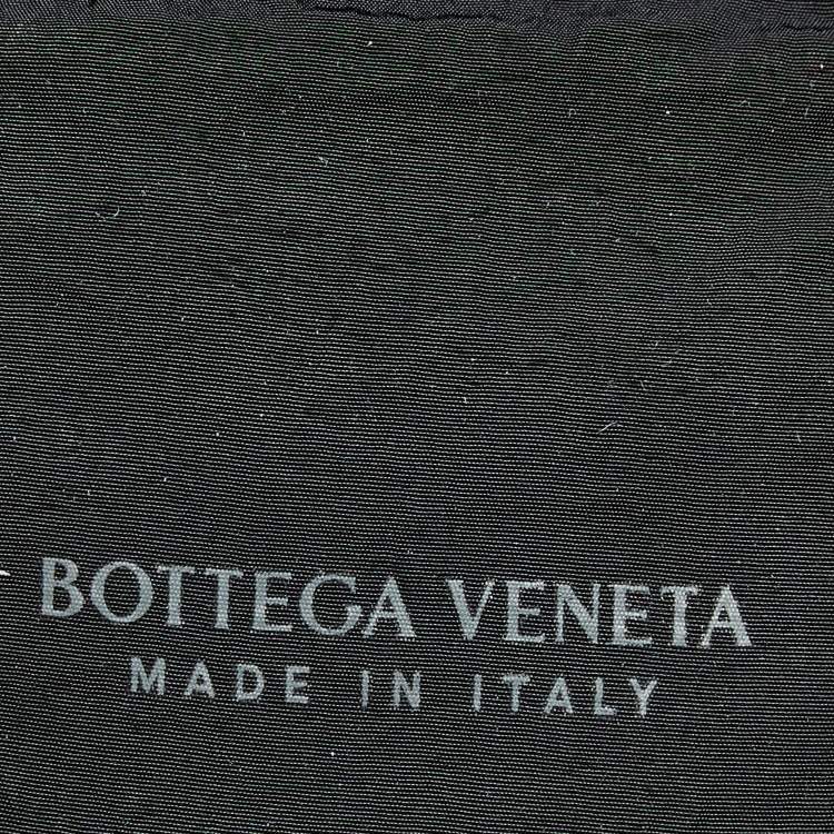 مملوكة مسبقًا حقيبة يد بوتيغا فينيتا كاسيت مبطن نايلون إنتريشياتو سوداء
