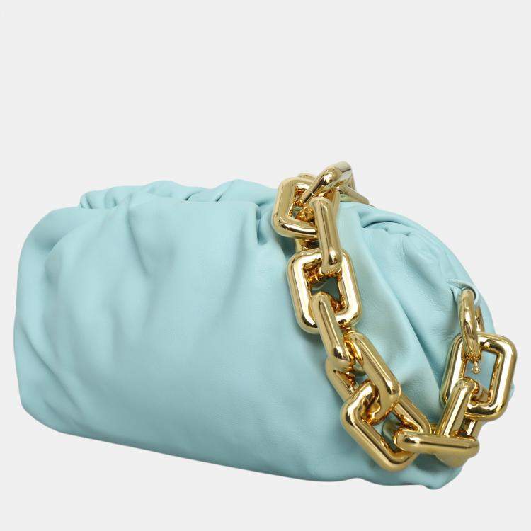 مملوكة مسبقًا Bottega Veneta Blue Calf Pouch With Chain