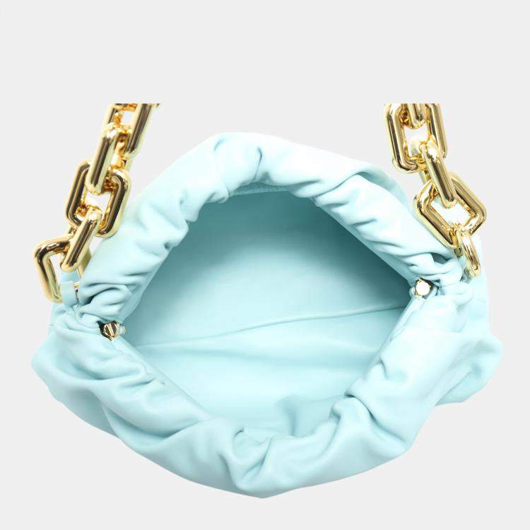 مملوكة مسبقًا Bottega Veneta Blue Calf Pouch With Chain