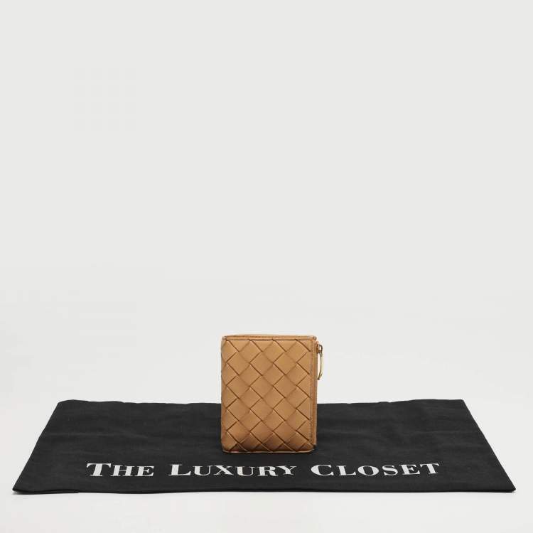 Pre Owned Bottega Veneta Beige Intrecciato Leather Compact Wallet