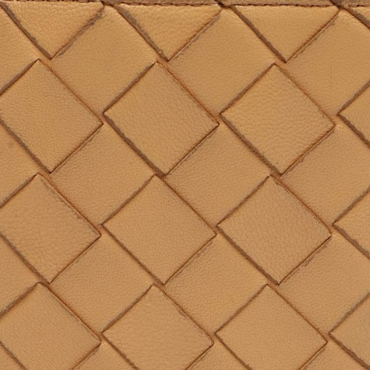 Pre Owned Bottega Veneta Beige Intrecciato Leather Compact Wallet