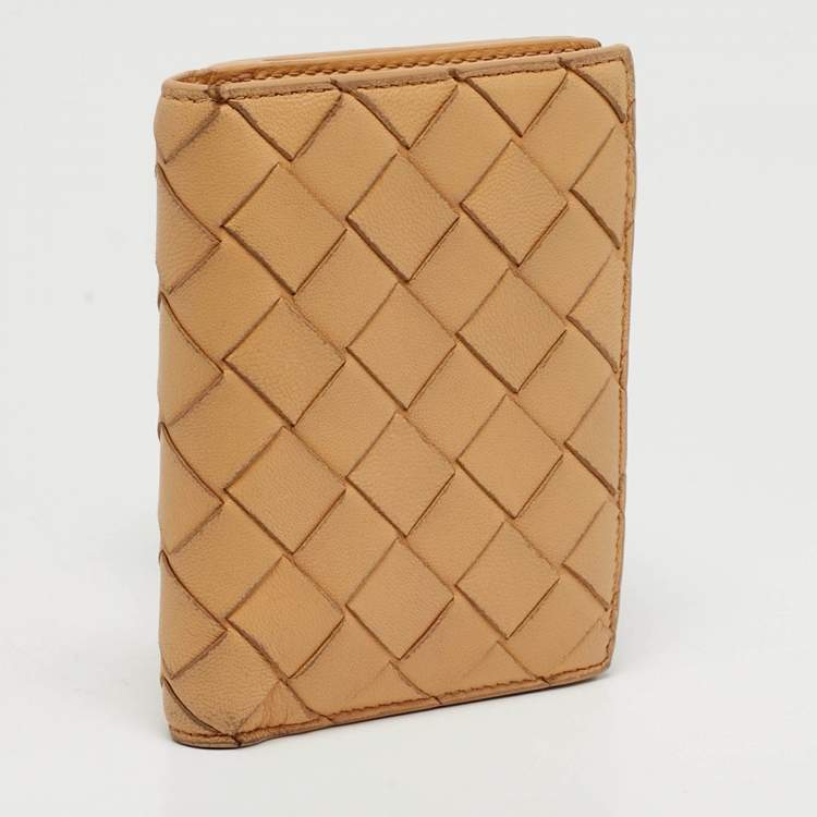 Pre Owned Bottega Veneta Beige Intrecciato Leather Compact Wallet