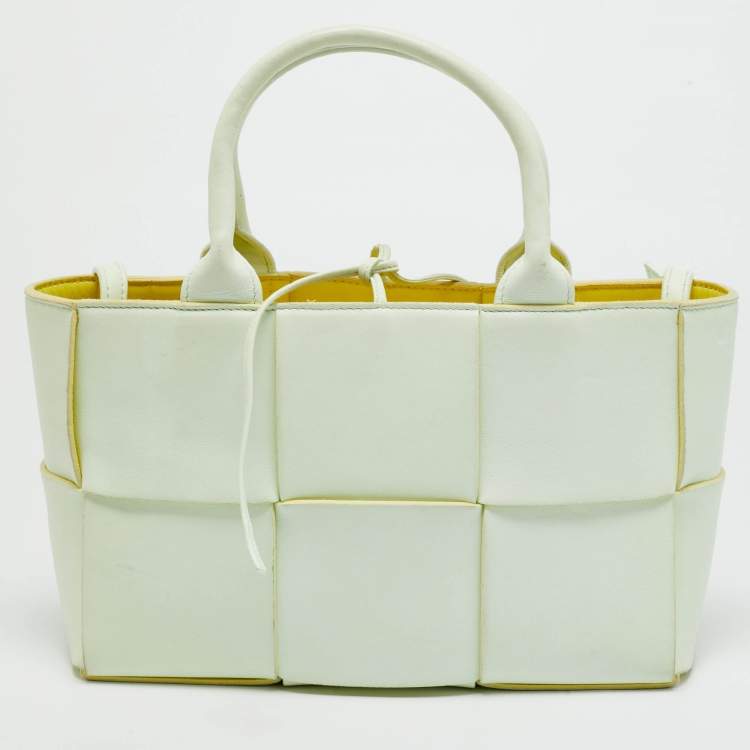 مملوكة مسبقًا Bottega Veneta Arco Mini Mint Green Intreccio Leather Tote
