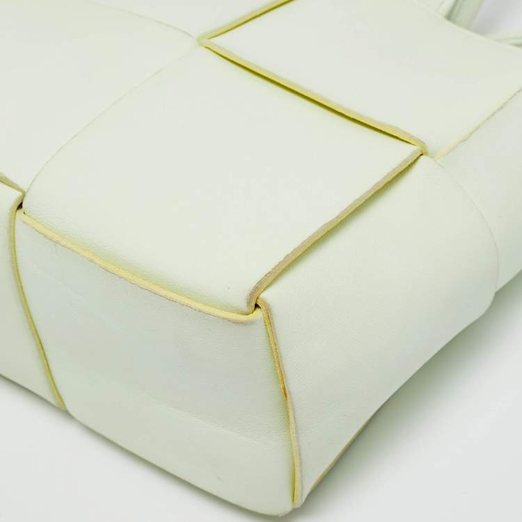 مملوكة مسبقًا Bottega Veneta Arco Mini Mint Green Intreccio Leather Tote