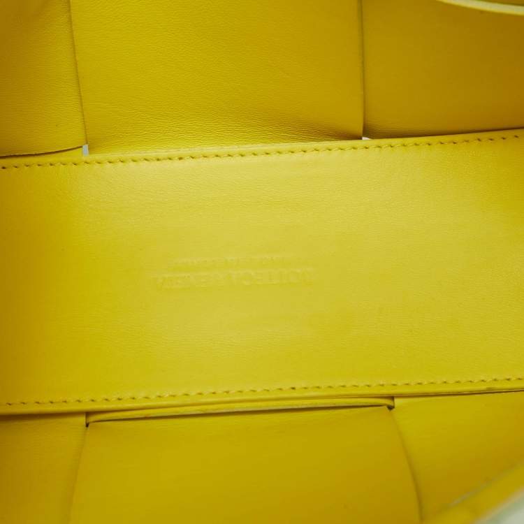 مملوكة مسبقًا Bottega Veneta Arco Mini Mint Green Intreccio Leather Tote