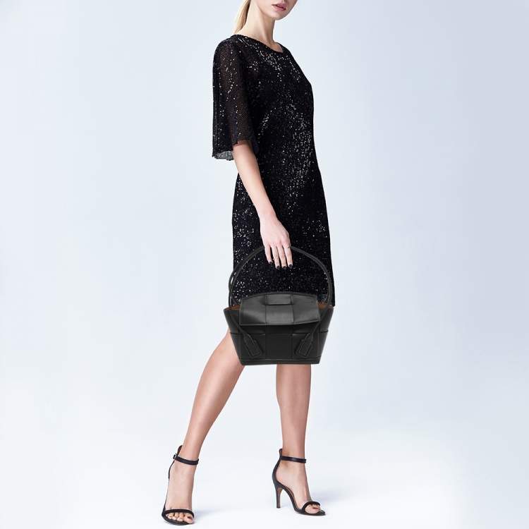 Pre Owned Bottega Veneta Arco Small Black Leather Tote