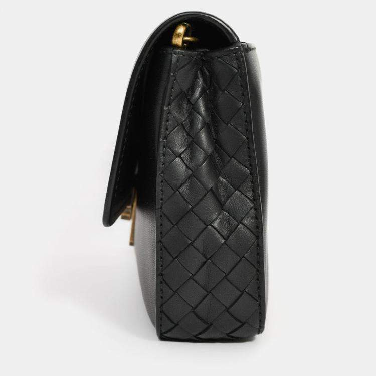 Pre Owned Bottega Veneta Black Leather Intrecciato Detail Wallet On Chain