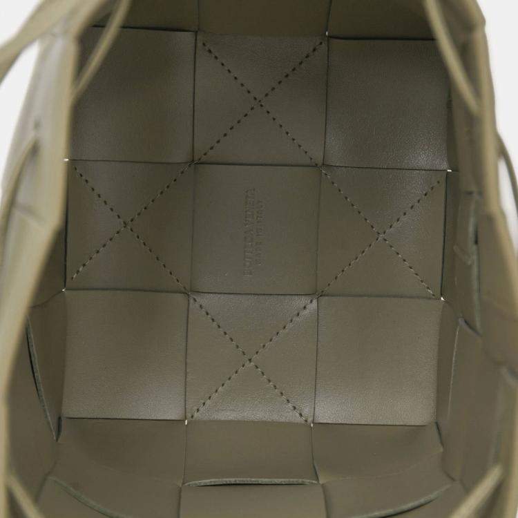 Pre Owned Bottega Veneta Green Intrecciato Small Cassette Bucket Bag