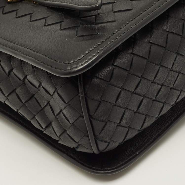 مملوكة مسبقًا Bottega Venetta Mezzaluna Black Intrecciato Leather Bag