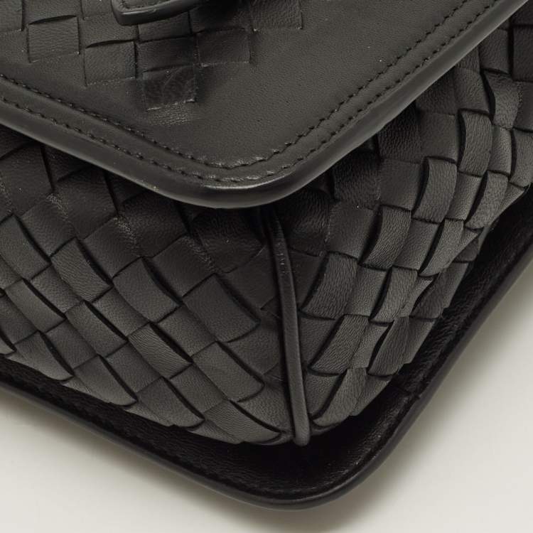 مملوكة مسبقًا Bottega Venetta Mezzaluna Black Intrecciato Leather Bag