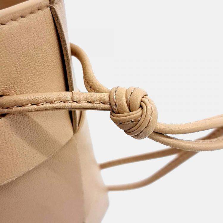 Pre Owned Bottega Veneta Beige Leather Cassette Mini Bucket Bag