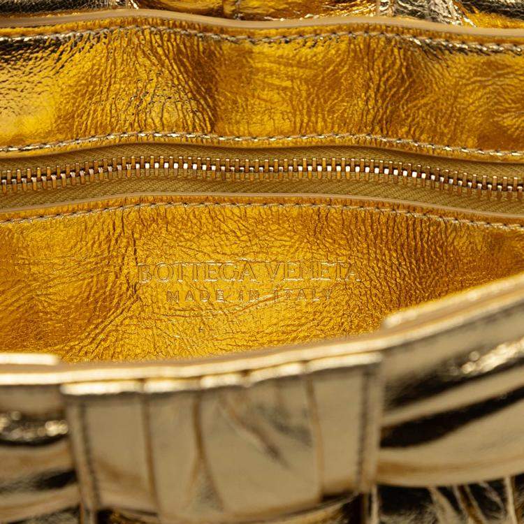 Pre Owned Bottega Veneta Gold Metallic Calfskin Intreccio Plisse Cassette Crossbody