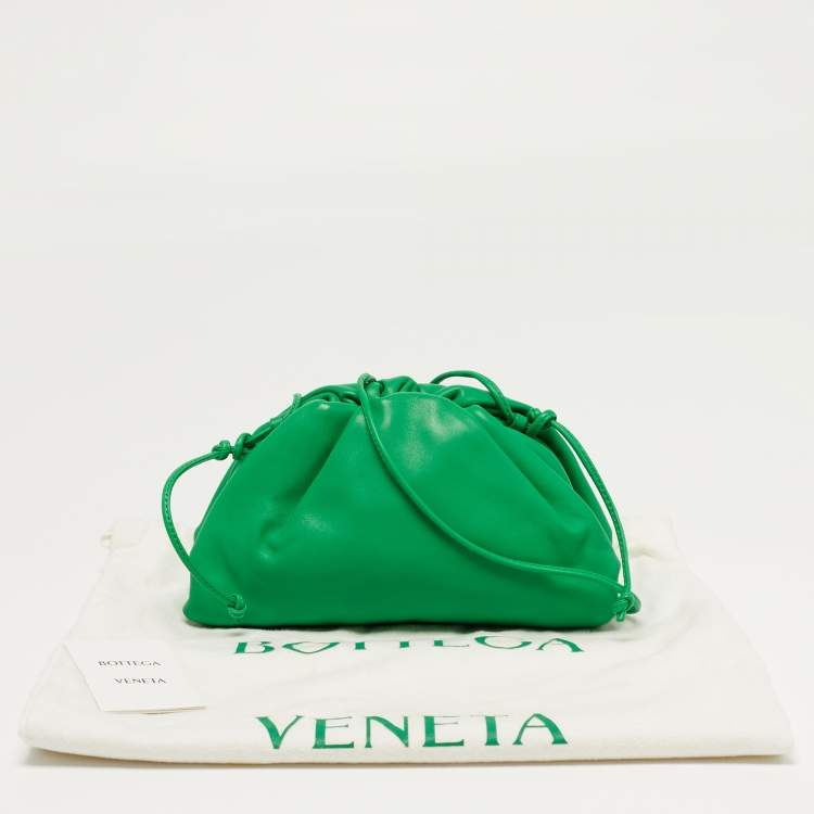 Pre Owned Bottega Veneta The Pouch Mini Green Leather Bag