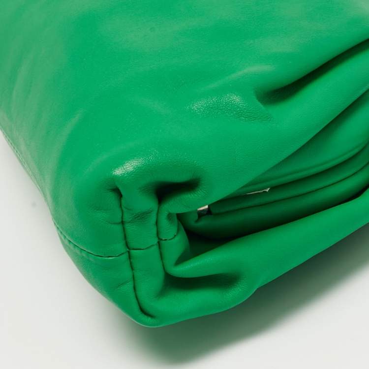 Pre Owned Bottega Veneta The Pouch Mini Green Leather Bag