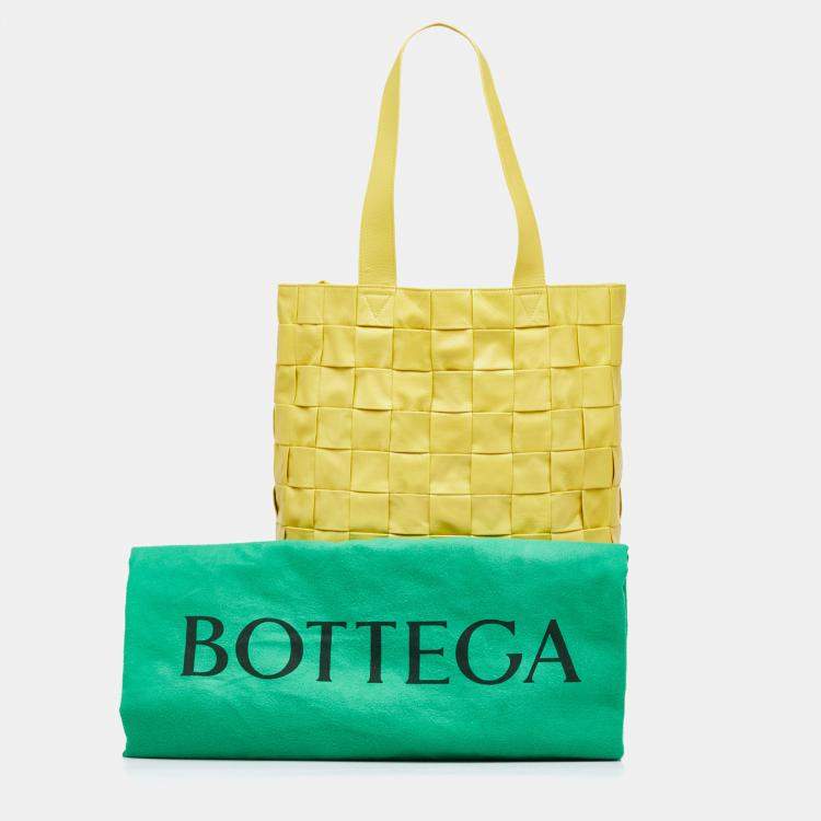ممل وكة مسبقًا Bottega Veneta Yellow Nappa Maxi Intrecciato Cassette Tote
