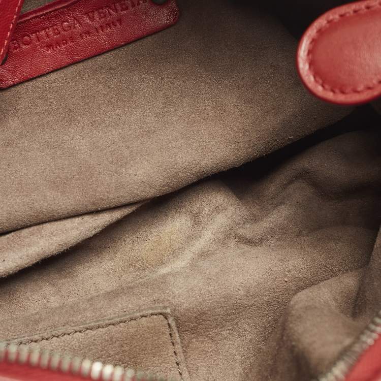 Pre Owned Bottega Veneta Pocket Red Intrecciato Leather Crossbody Bag