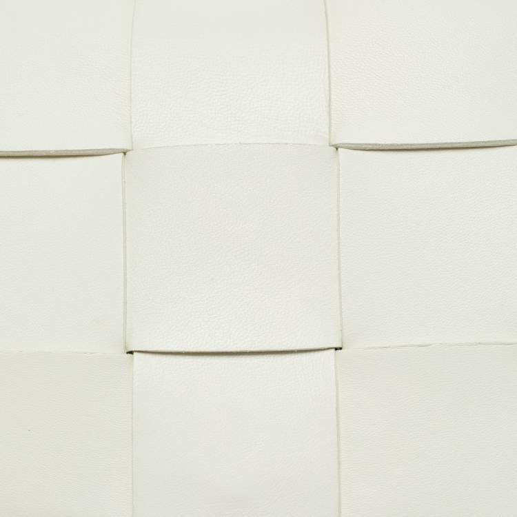 Pre Owned Bottega Veneta Cassette White Intrecciato Leather Shoulder Bag