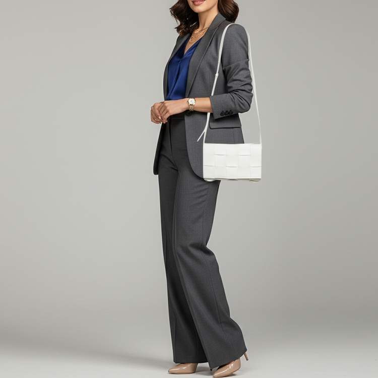 Pre Owned Bottega Veneta Cassette White Intrecciato Leather Shoulder Bag