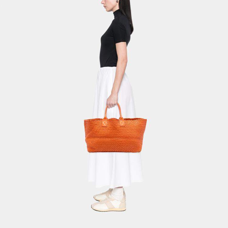 مملوكة مسبقًا Bottega Veneta Orange Large Lambskin Intreccio Cabat Tote