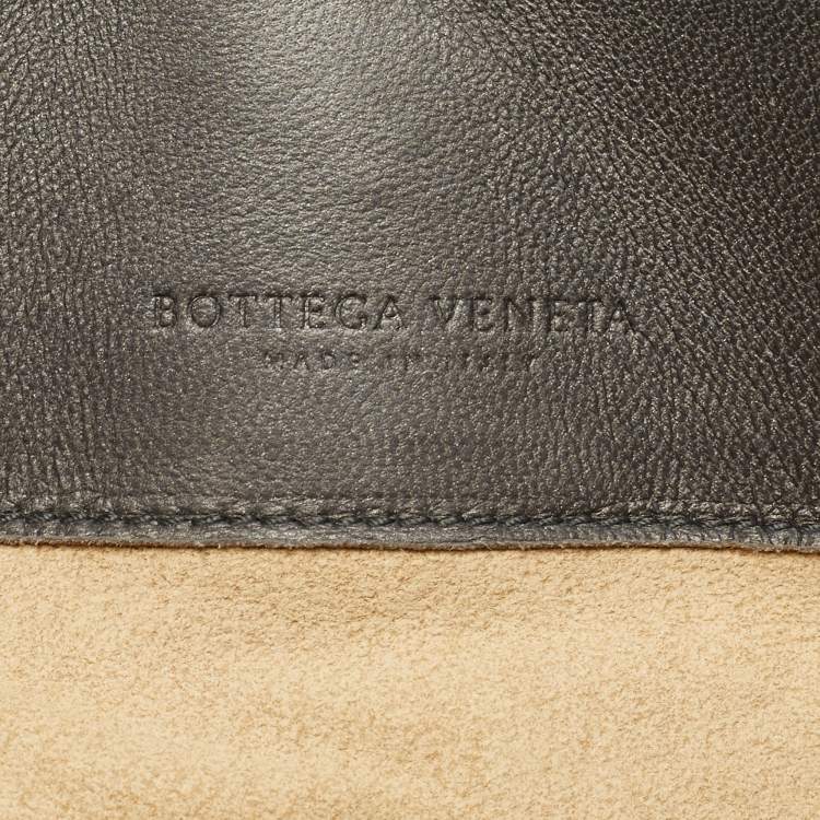 مملوكة مسبقًا Bottega Veneta Roma Medium Dark Grey Intrecciato Leather Tote
