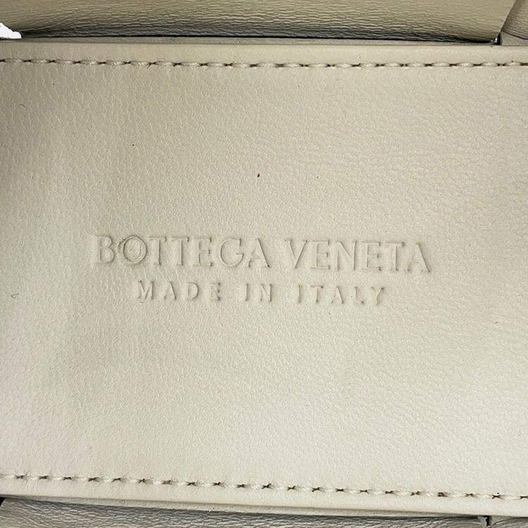 Pre Owned Bottega Veneta Maxi Intrecciato Candy Alco Tote Black/White Leather