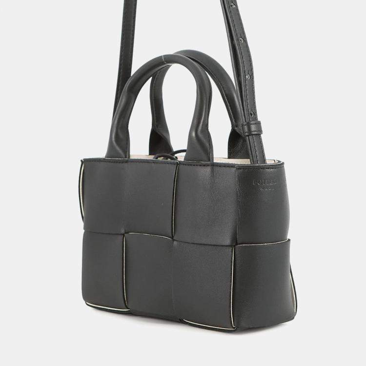 Pre Owned Bottega Veneta Maxi Intrecciato Candy Alco Tote Black/White Leather